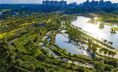 在海綿城市建設(shè)中，首先要解決的問(wèn)題是雨水收集